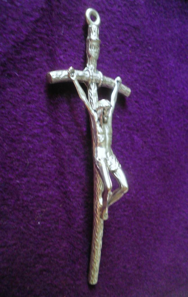 crucifix-de-jpaul-ii.jpg